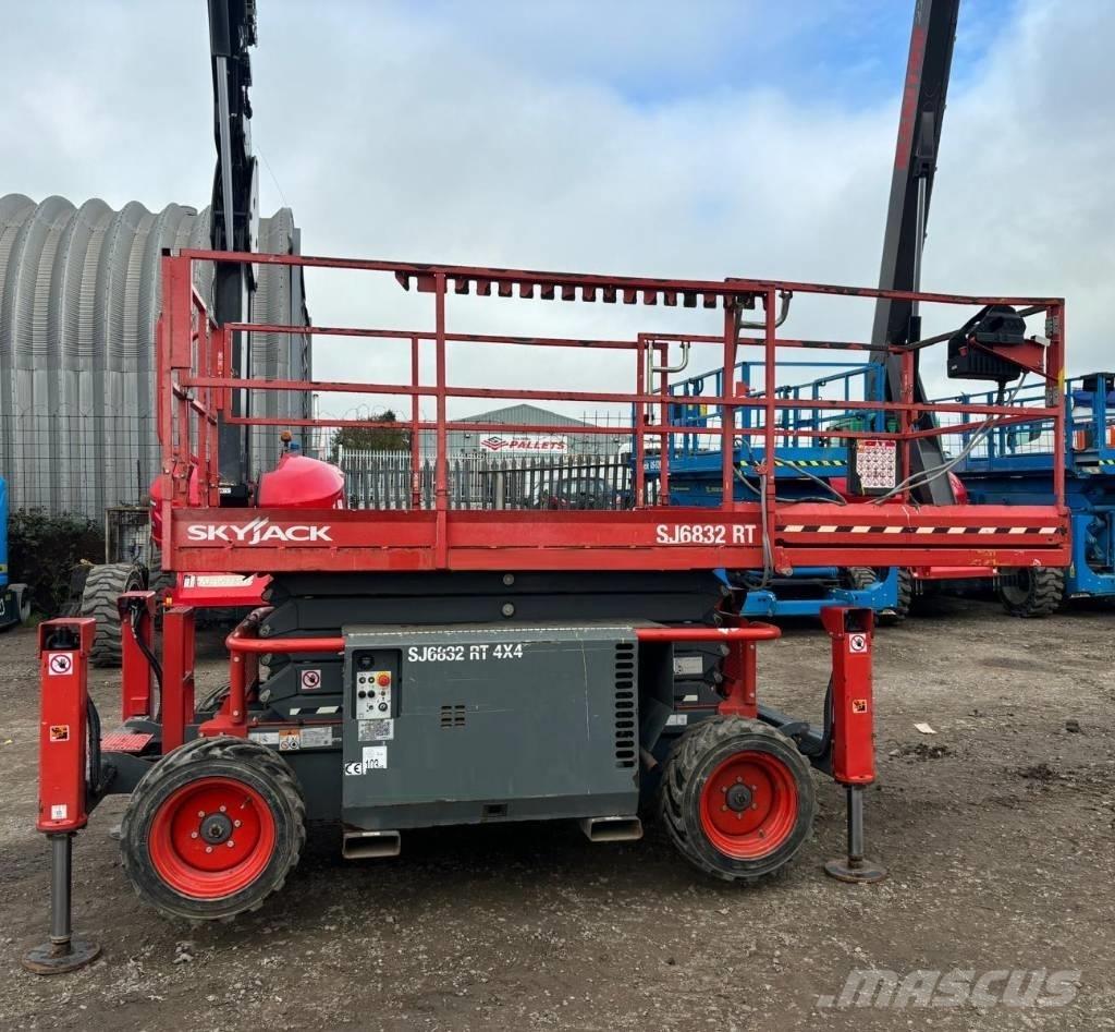 SkyJack SJ 6832 RT Ανυψωτήρες ψαλιδωτής άρθρωσης