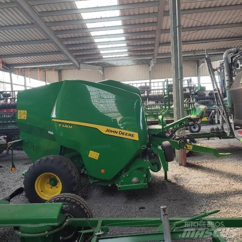 John Deere F441M Πρέσες κυλινδρικών δεμάτων
