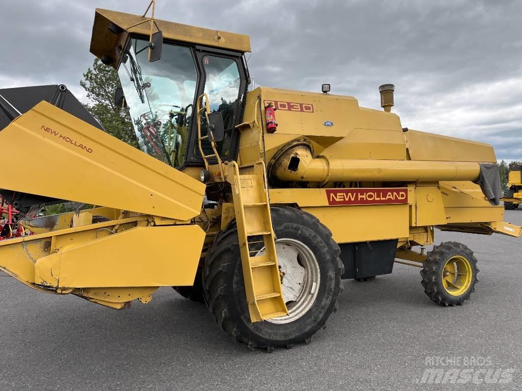 New Holland 8030 12´ Θεριζοαλωνιστικές μηχανές