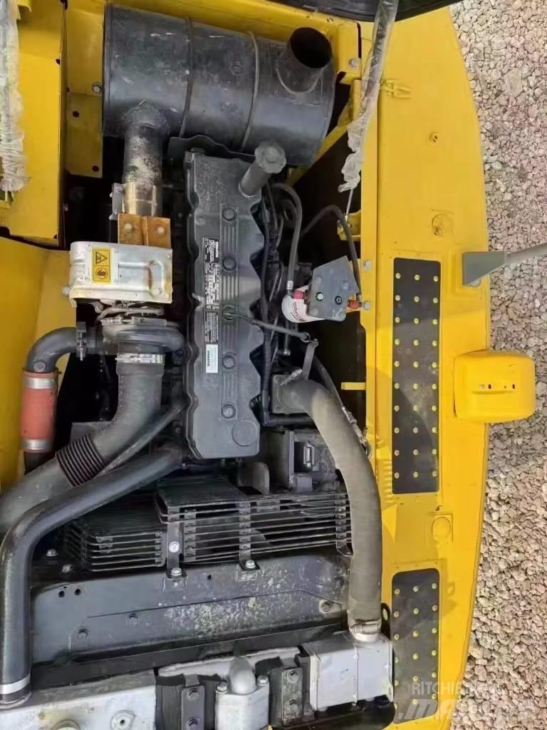 Komatsu PC 200 Εκσκαφείς με ερπύστριες