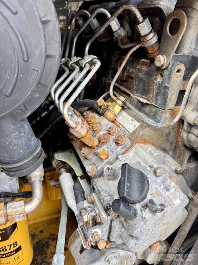 CAT 216 B 3 Φορτωτάκια