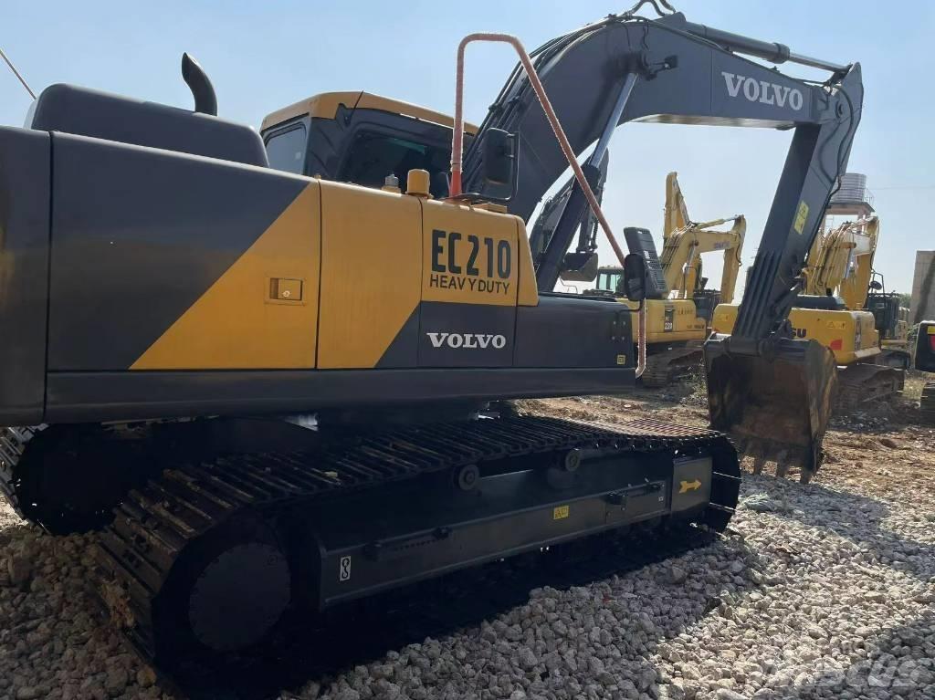 Volvo 210 Εκσκαφείς με ερπύστριες