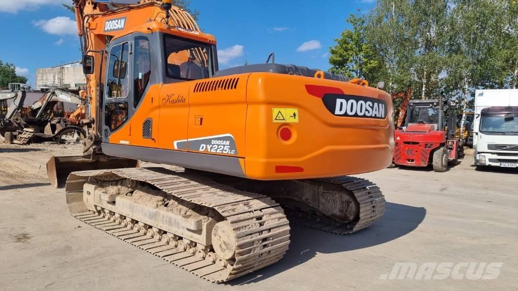 Doosan DX 225 Εκσκαφείς με ερπύστριες