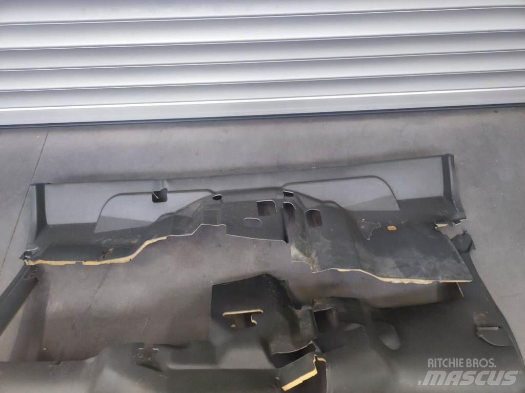 Nissan Floor Mat Καμπίνες και εσωτερικό