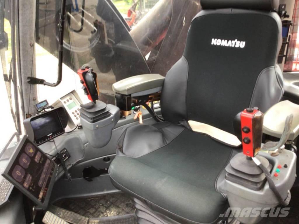 Komatsu 911.5 Θεριζοαλωνιστικές μηχανές