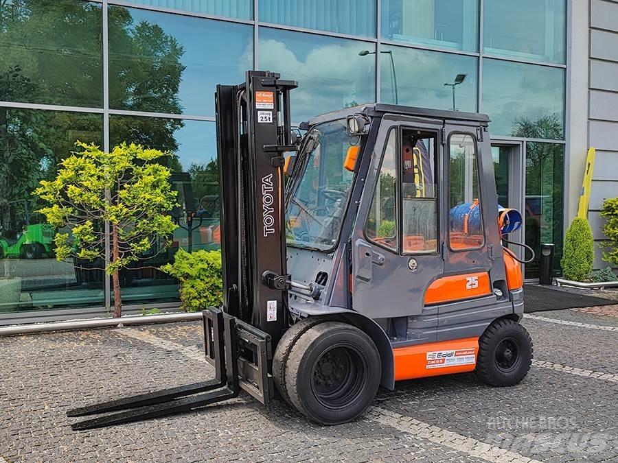Toyota 6FG25 Περονοφόρα ανυψωτικά κλαρκ με φυσικό αέριο LPG