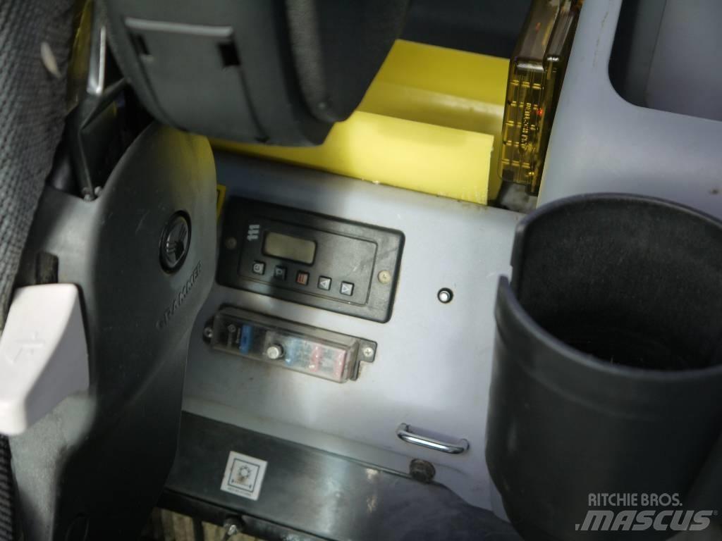Komatsu PW 160-7E0 Εκσκαφείς με τροχούς - λάστιχα