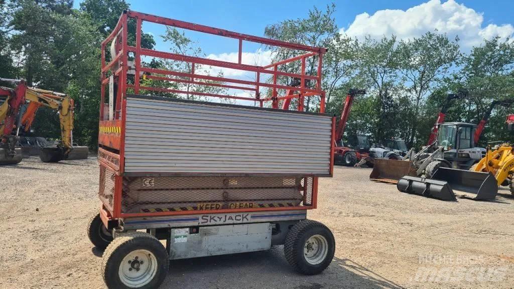 SkyJack 6832 Ανυψωτήρες ψαλιδωτής άρθρωσης