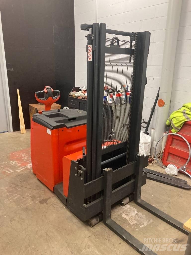Linde L12AC Παλετοφόρα πεζού χειριστή με ιστό