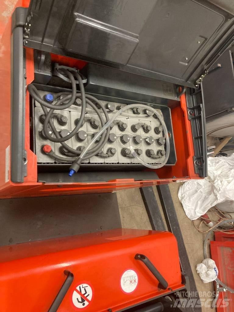 Linde L12AC Παλετοφόρα πεζού χειριστή με ιστό