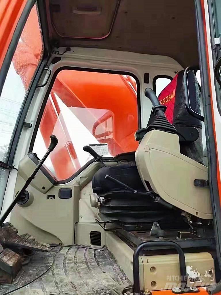 Doosan 300 Εκσκαφείς με ερπύστριες