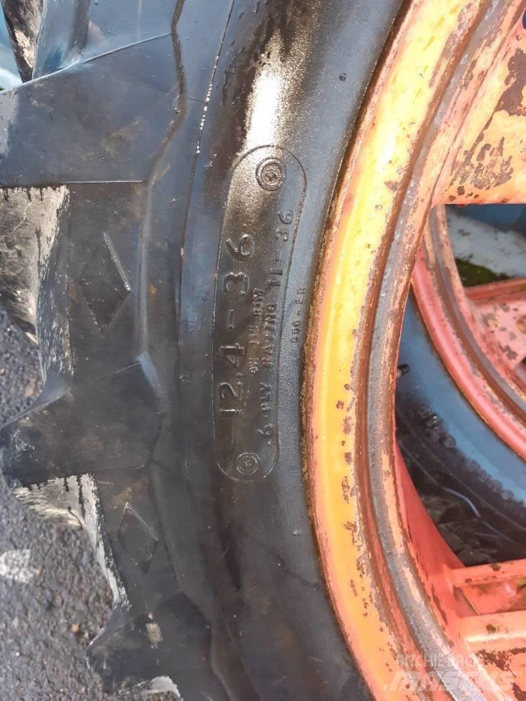 Goodyear 12.4-36 Ελαστικά και ζάντες