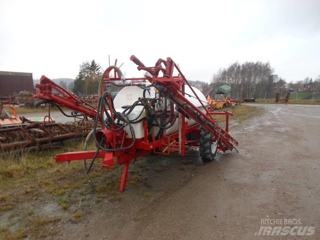 Lindus SPRUTA 2400L Ρυμουλκούμενα ψεκαστικά