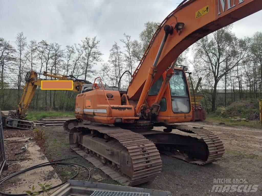 Daewoo S250 Εκσκαφείς με ερπύστριες