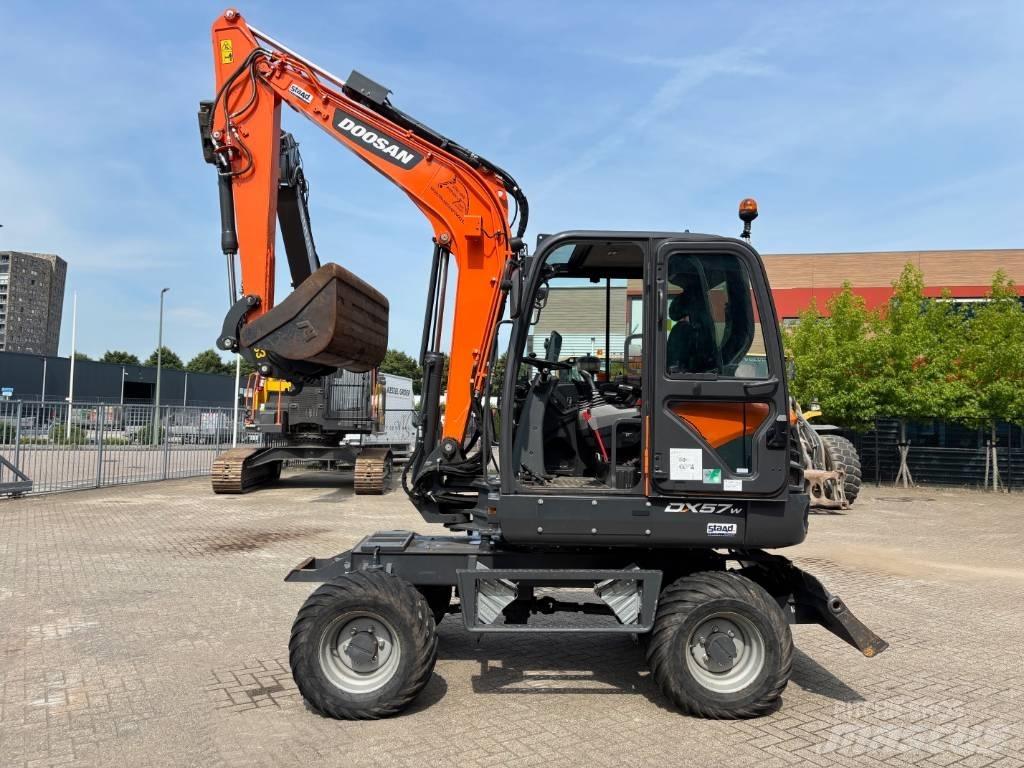 Doosan DX 57 Εκσκαφείς με τροχούς - λάστιχα