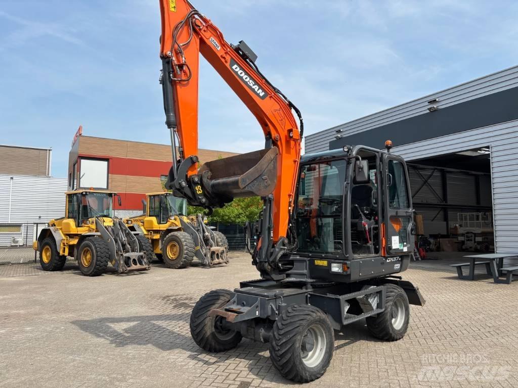 Doosan DX 57 Εκσκαφείς με τροχούς - λάστιχα