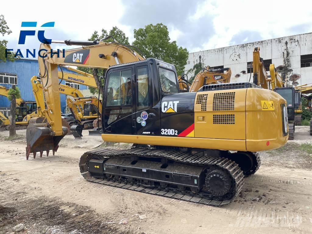 CAT 320 D2 Εκσκαφείς με ερπύστριες