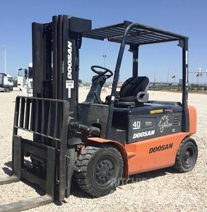 Doosan B40 X-5 Ηλεκτρικά περονοφόρα ανυψωτικά κλαρκ