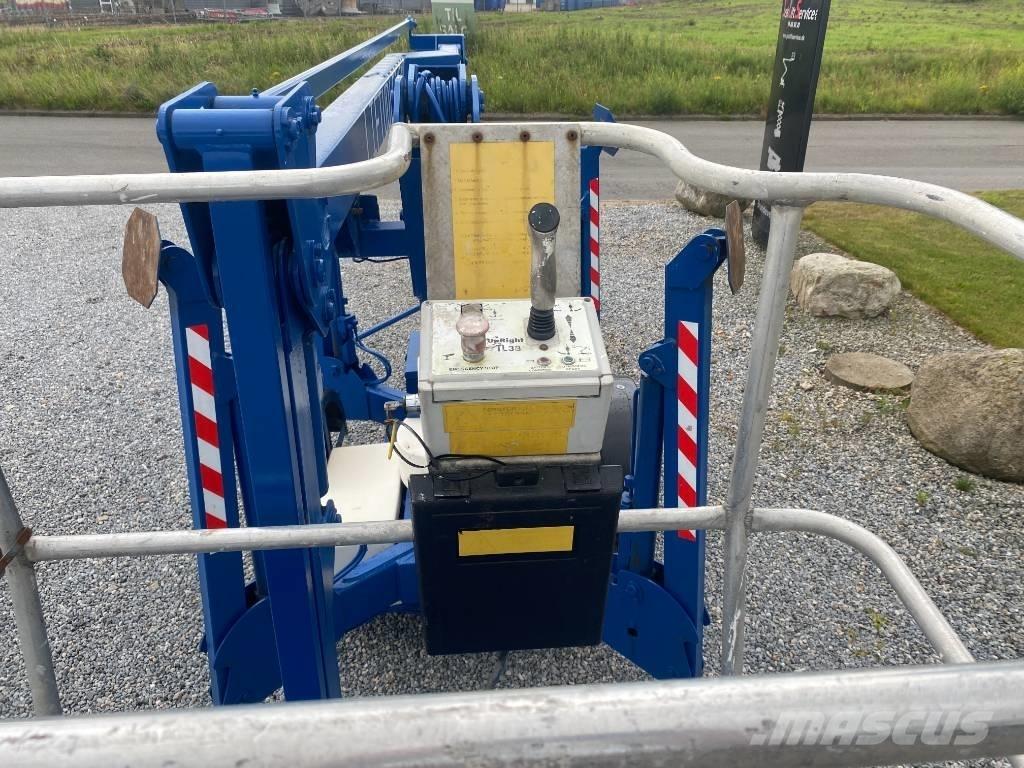 UpRight TL38 Εναέριες πλατφόρμες τοποθετημένες σε ρυμούλκα