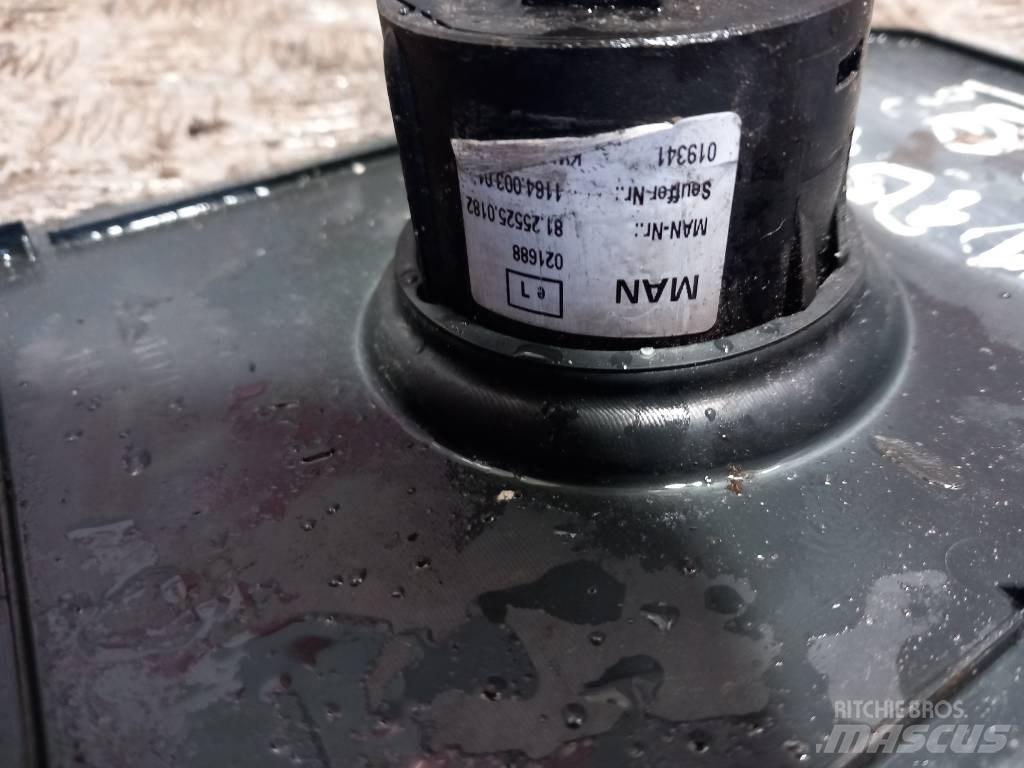 MAN TGA   81617010187 Καμπίνες και εσωτερικό