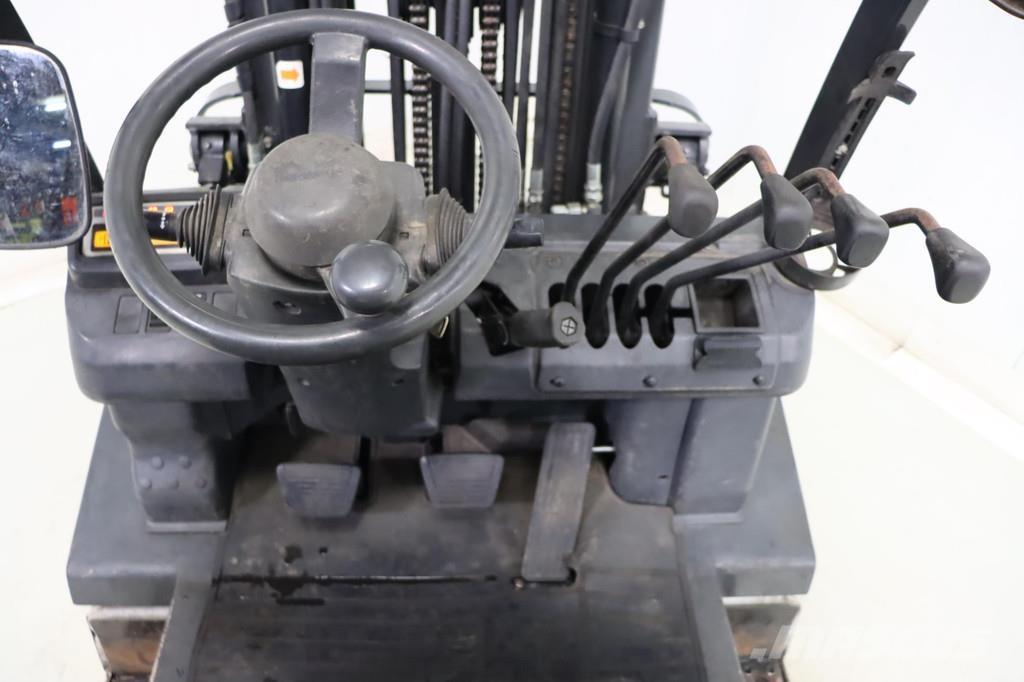 Nissan U1D2A20LQ Περονοφόρα ανυψωτικά κλαρκ με φυσικό αέριο LPG