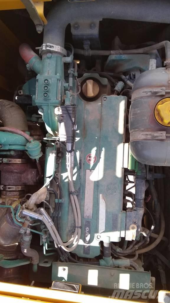 Volvo EC220DL Εκσκαφείς με ερπύστριες