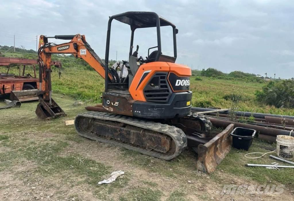 Doosan DX50 Εκσκαφείς με ερπύστριες