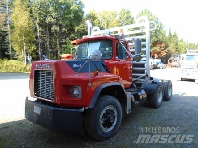 Mack RB 688 S Τράκτορες