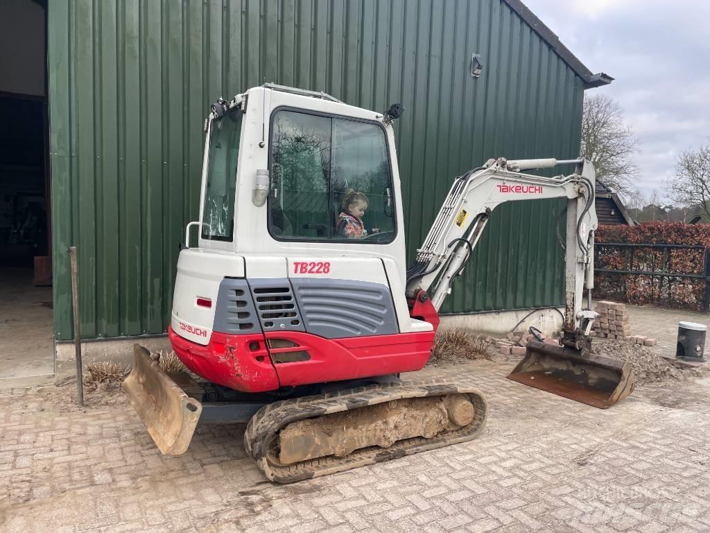 Takeuchi TB 228 Εκσκαφάκι (διαβολάκι) < 7t