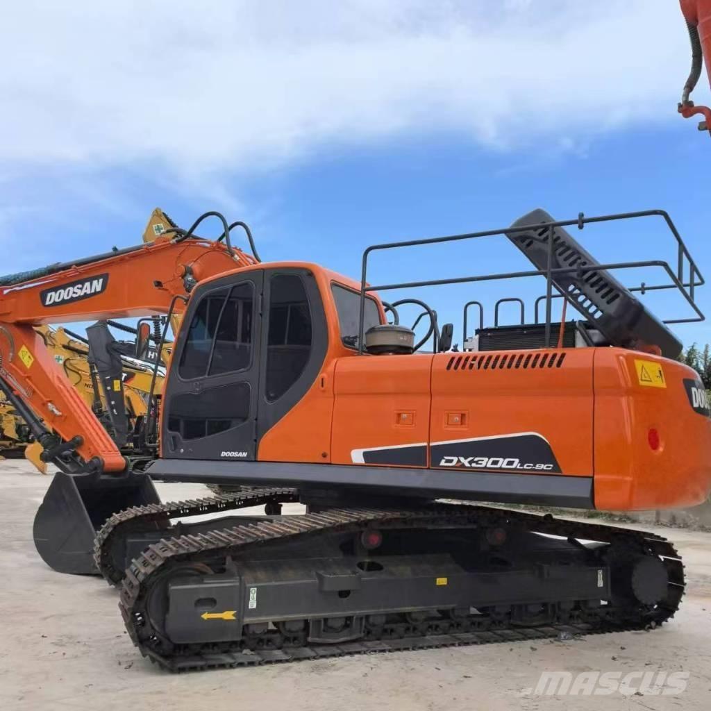 Doosan DX 300 Εκσκαφείς με ερπύστριες