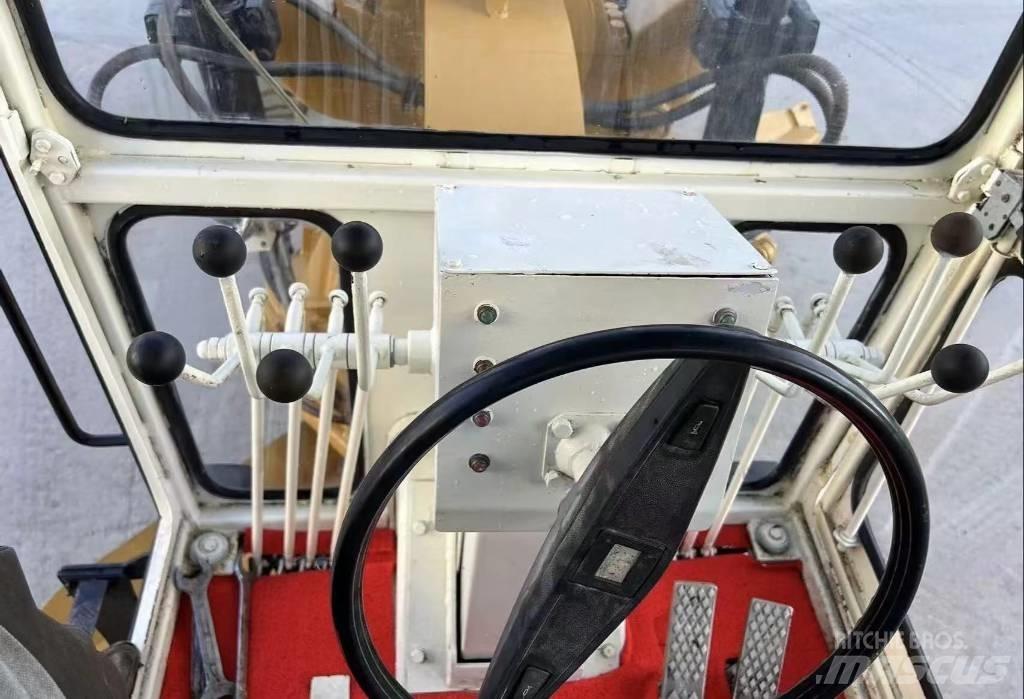 CAT 140 K Γκρέιντερς