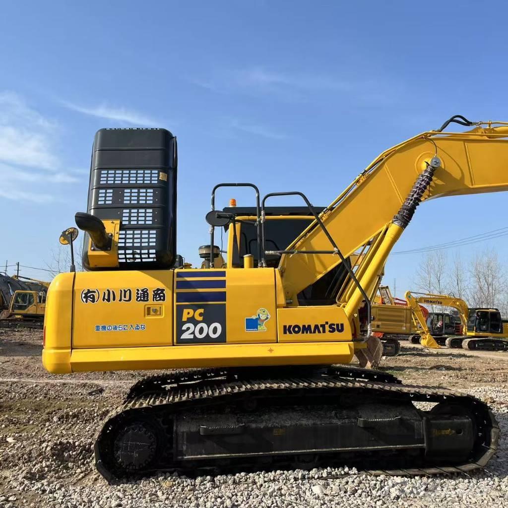 Komatsu PC 200 Εκσκαφείς με ερπύστριες