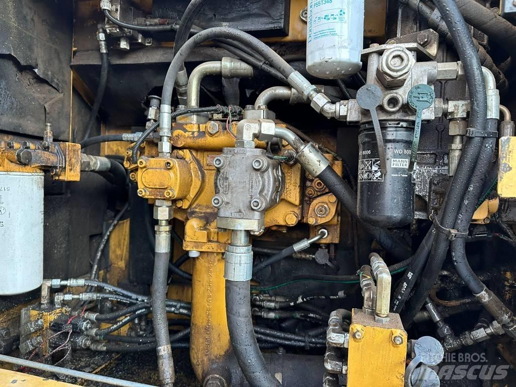 CAT 325DL Εκσκαφείς με ερπύστριες