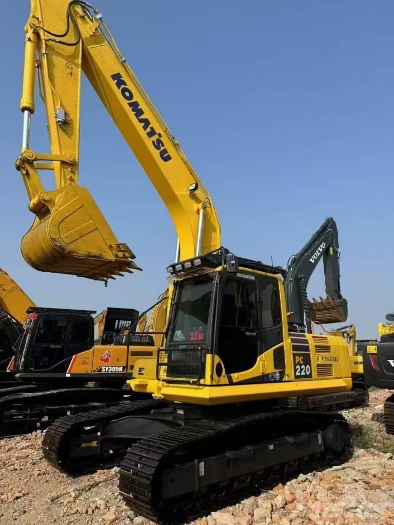 Komatsu PC 220 Εκσκαφείς με ερπύστριες