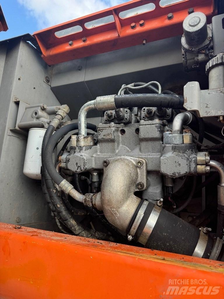 Hitachi ZX 210 Εκσκαφείς με ερπύστριες