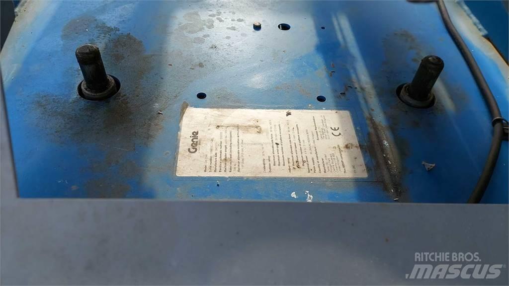 Genie GS2046 Ανυψωτήρες ψαλιδωτής άρθρωσης