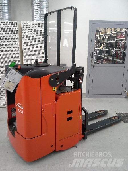 Linde L12LS-03 Ηλεκτρικά παλετοφόρα με ιστό