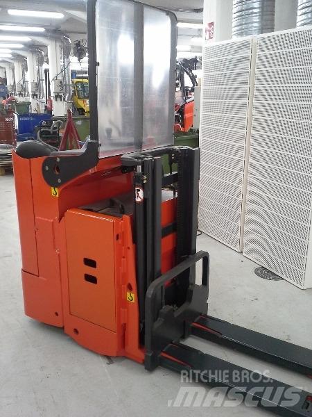 Linde L12LS-03 Ηλεκτρικά παλετοφόρα με ιστό
