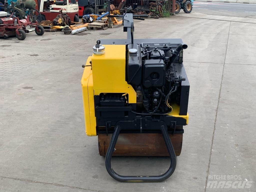 Mecalac MBR 71 Ρυμουλκούμενοι οδοστρωτήρες με δόνηση
