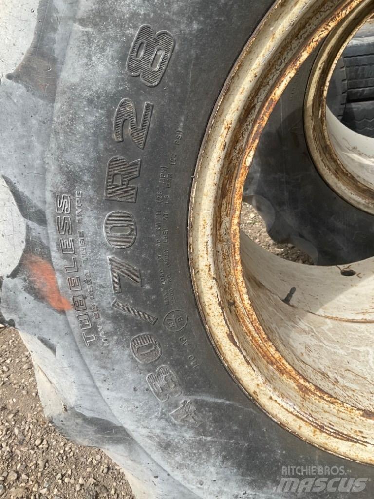 Datho Tvillinghjul Ελαστικά και ζάντες