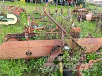 PZ 2400 Τσουγκράνες και χορτοξηραντικές μηχανές