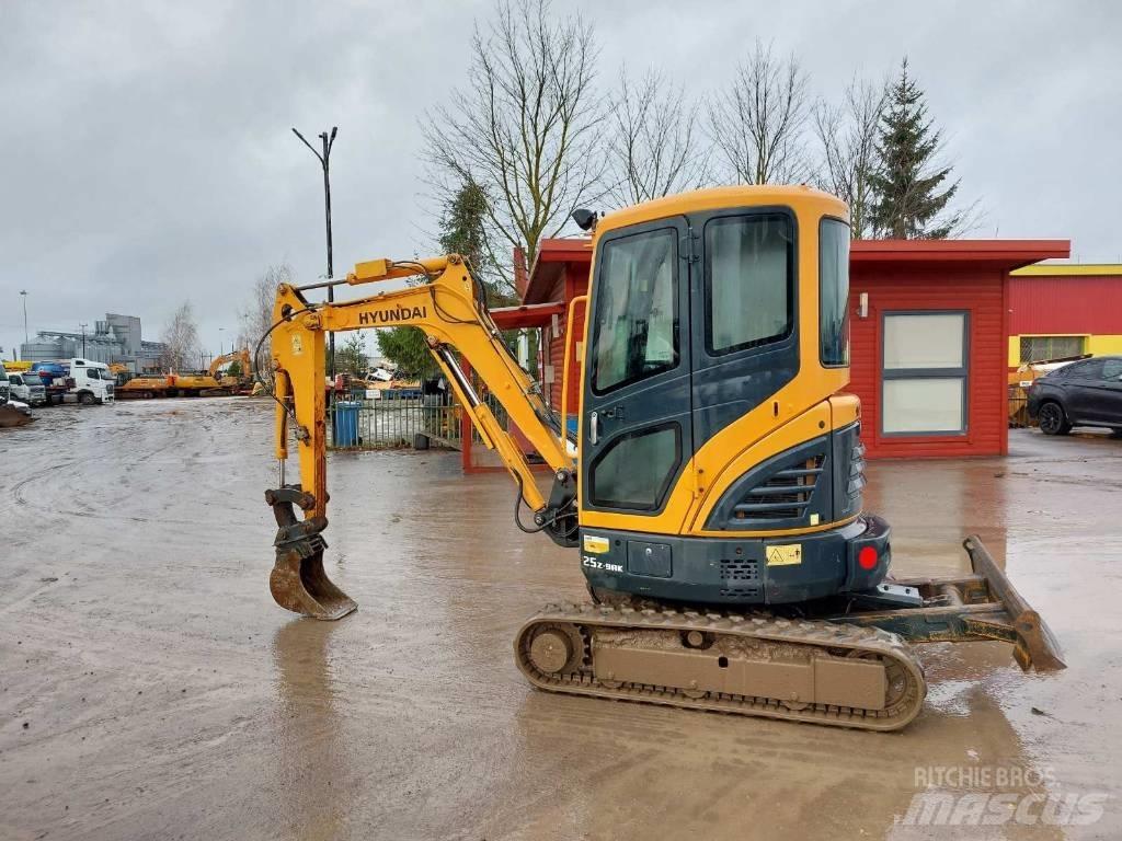 Hyundai R25Z-9AK Εκσκαφάκι (διαβολάκι) < 7t