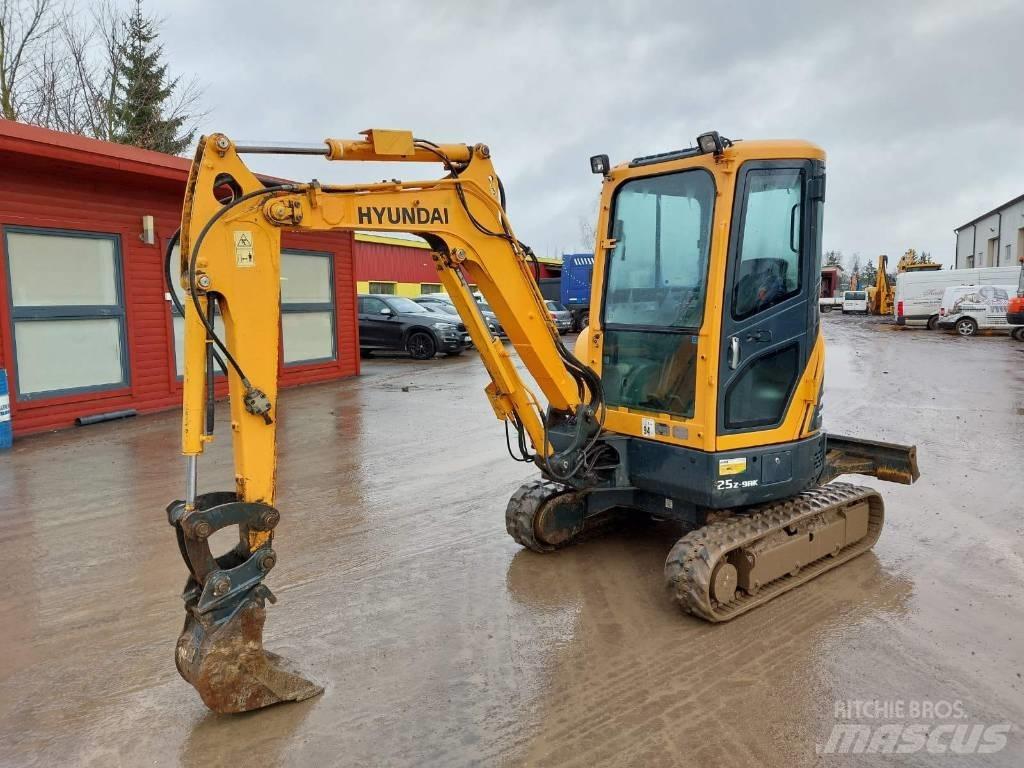 Hyundai R25Z-9AK Εκσκαφάκι (διαβολάκι) < 7t