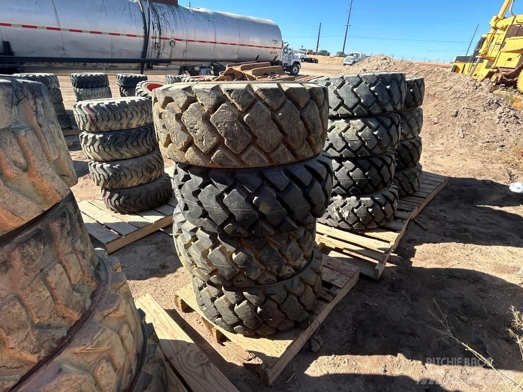 Bobcat 12x16.5 Tires Ελαστικά και ζάντες
