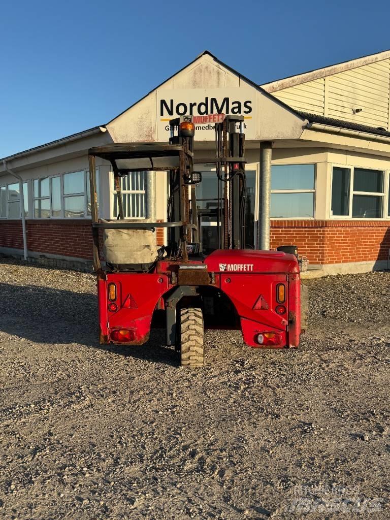 Moffett M4 25.3 Πετρελαιοκίνητα Κλαρκ