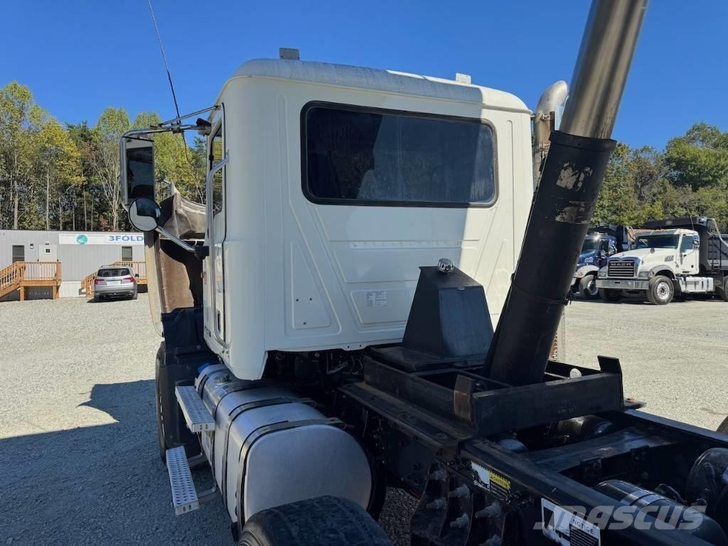 Mack GU713 Φορτηγά Ανατροπή