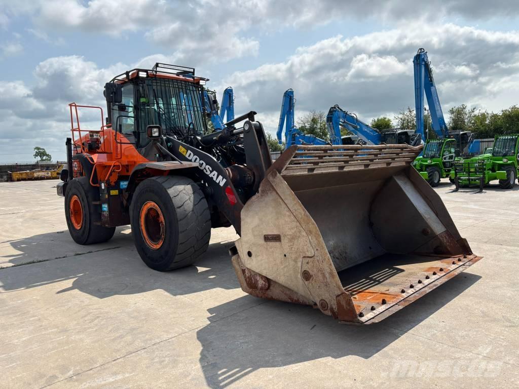 Doosan DL 300-5 Φορτωτές με λάστιχα (Τροχοφόροι)