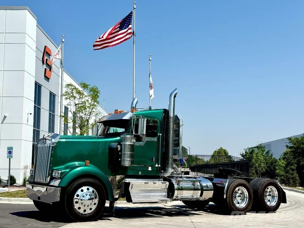 Kenworth W 900 Τράκτορες