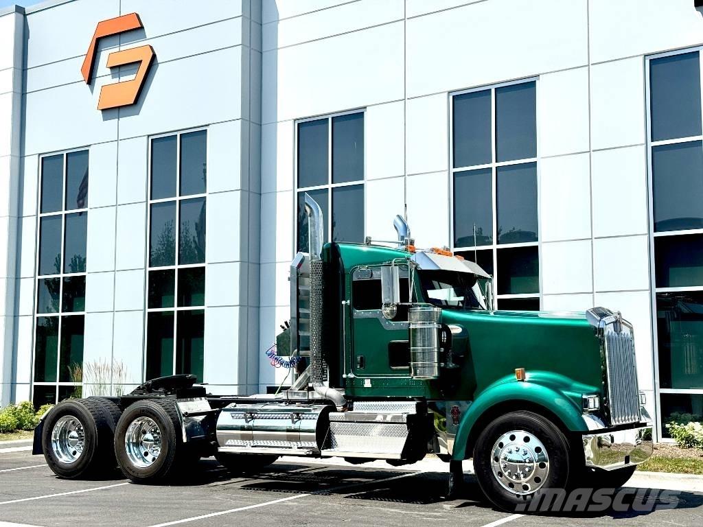 Kenworth W 900 Τράκτορες
