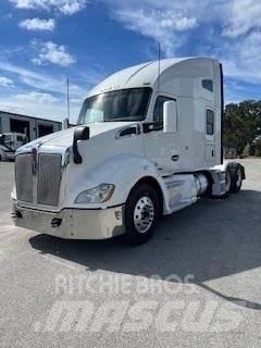 Kenworth T680 Τράκτορες